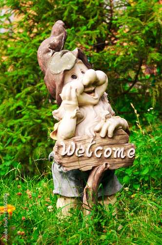 Obraz na płótnie Funny garden gnome w salonie