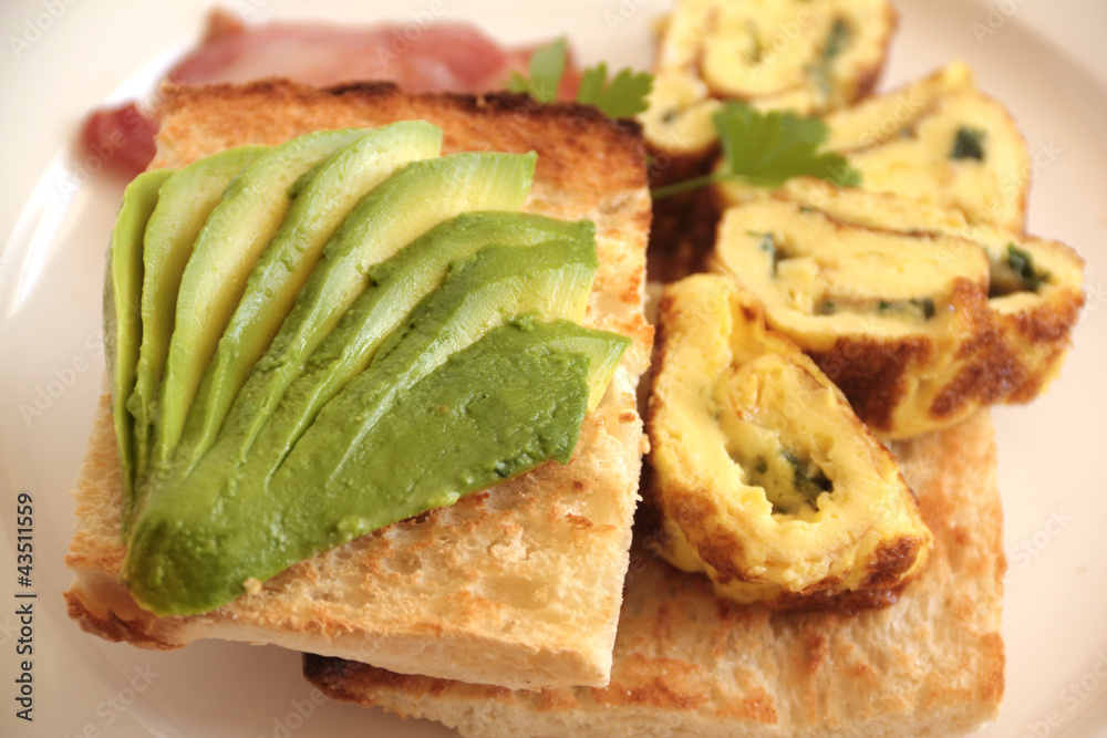 Avoocado With Omelette Avoocado With Omelette