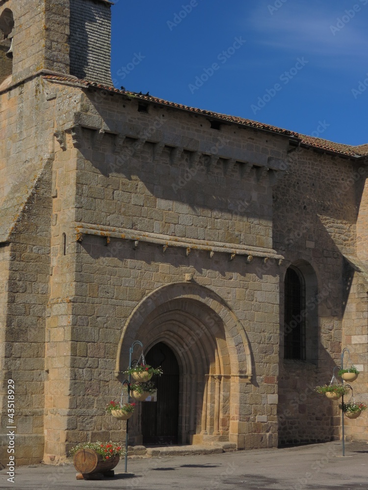 Eglise fortifiée de Compreignac ; Haute-Vienne ; Limousin
