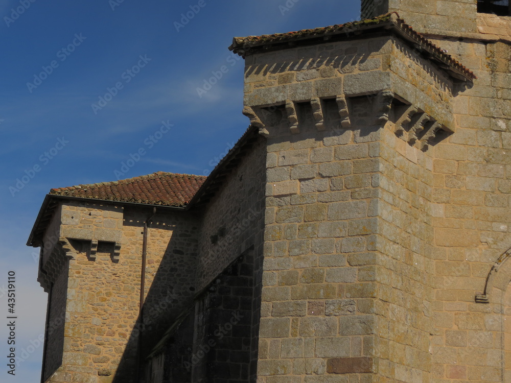 Eglise fortifiée de Compreignac ; Haute-Vienne ; Limousin