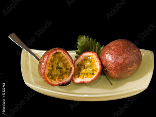 Maracuja /Passionsfrucht /Purpurgranadilla photo