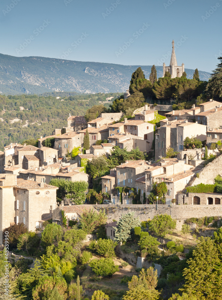The hill top vilage of Bonnieux in Provence