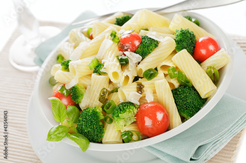 Tortiglioni mit Brokkoli und Cherrytomaten