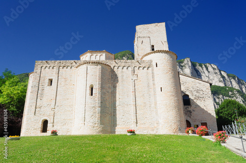 Foto Abbazia di San Vittore alle Chiuse, Genga, Ancona, Marche, Italy