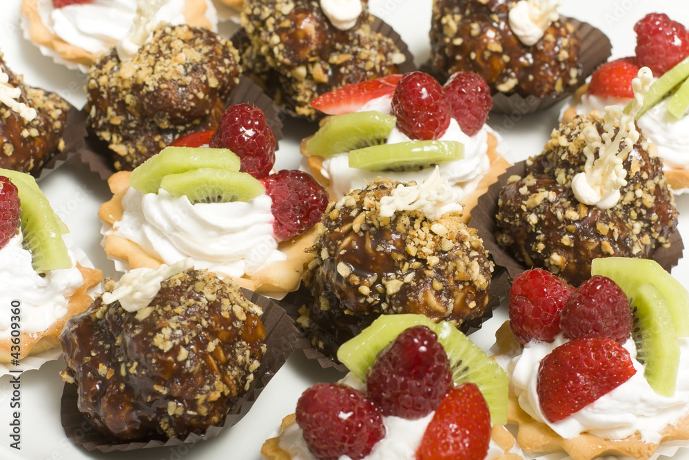 Fototapeta premium cake with berries and fruit