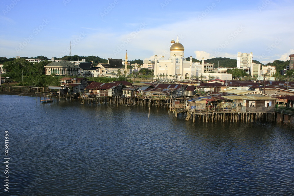 Kampong Ayer and Sultan Omar Ali Saifudding Mosque, Brunei