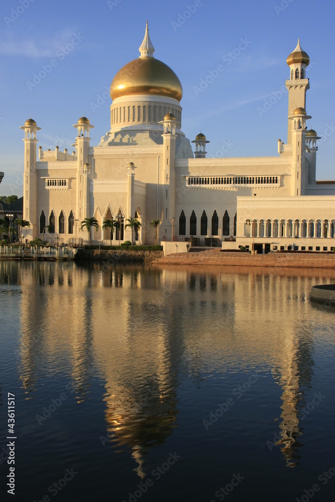 Sultan Omar Ali Saifudding Mosque, Brunei