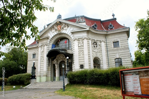 Prachtgebäude in Kecskemet, Ungarn photo