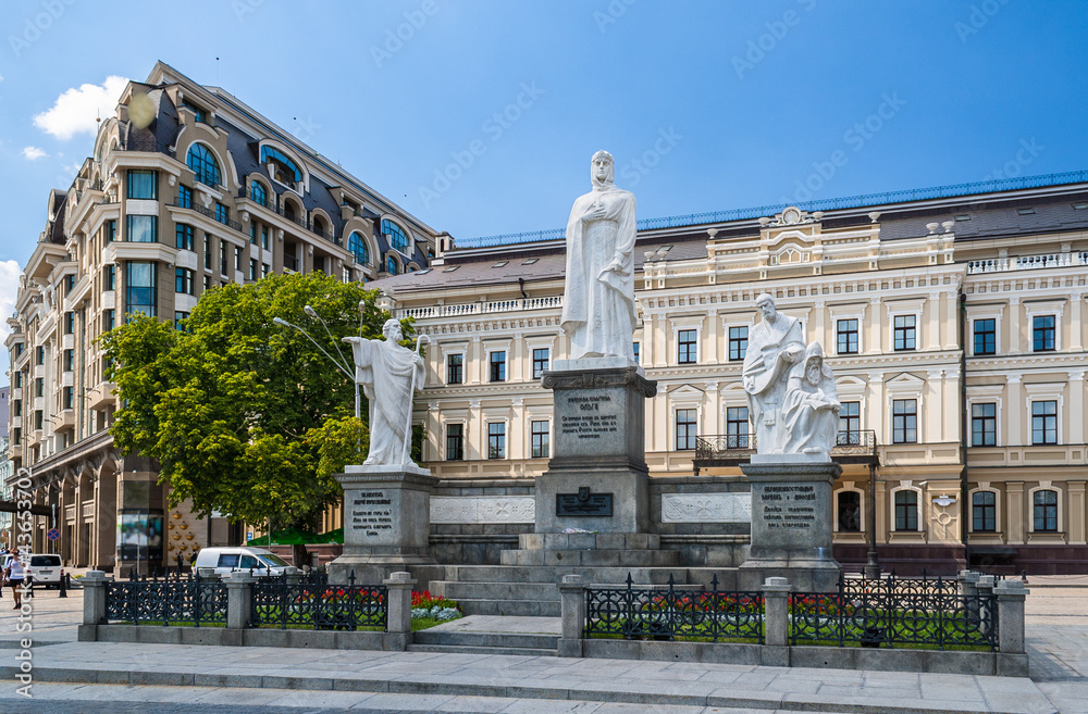 Obraz premium Statues of saints Andrew, Olga, Cyril and Methodius. Kiev
