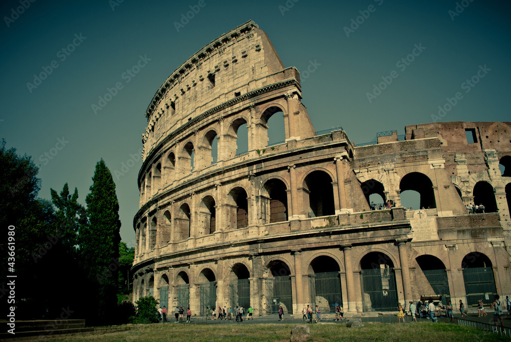 Colosseum calm day