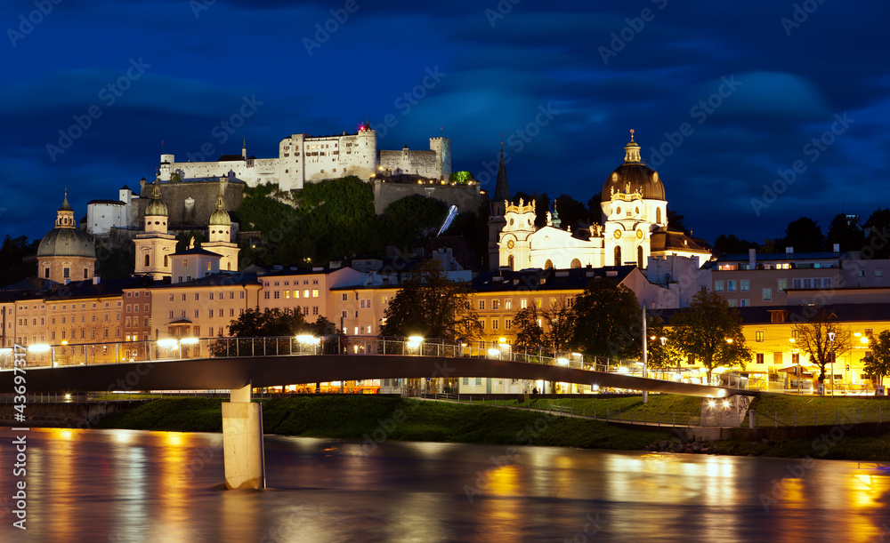 Salzburg bei Nacht