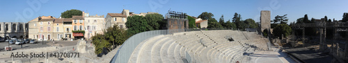 Teatro antico romano di Arles in provenza francese © fotoember