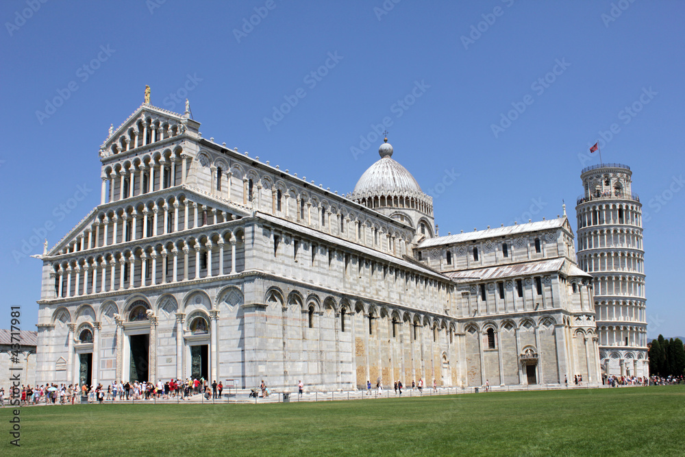 Schiefer Tum, Dom und Baptisterium in Pisa