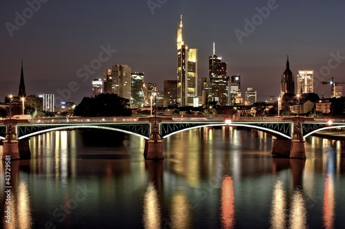 Frankfurt am Main  im Vordergrund Ignatz-Bubis-Br  cke  - 2012