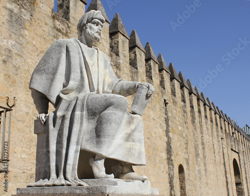 Estatua de Averroes en Córdoba - España