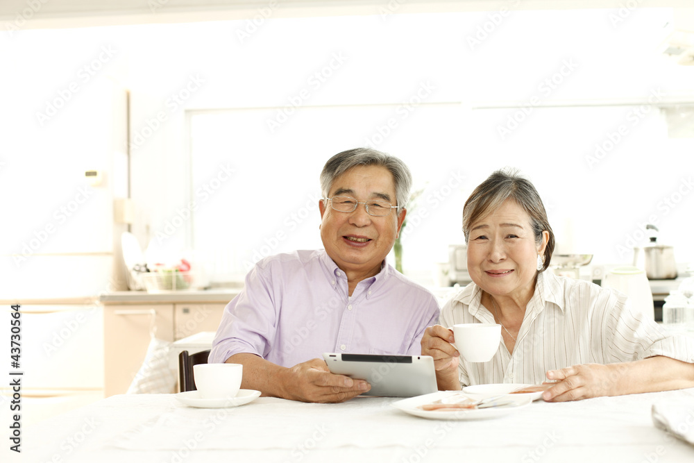 シニアの夫婦 シニアの夫婦