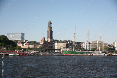 Landungsbrücken Hamburg Hafen