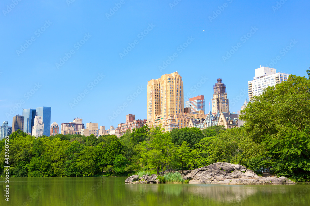 Central Park with Lake and Manhattan skyscrapers, New York