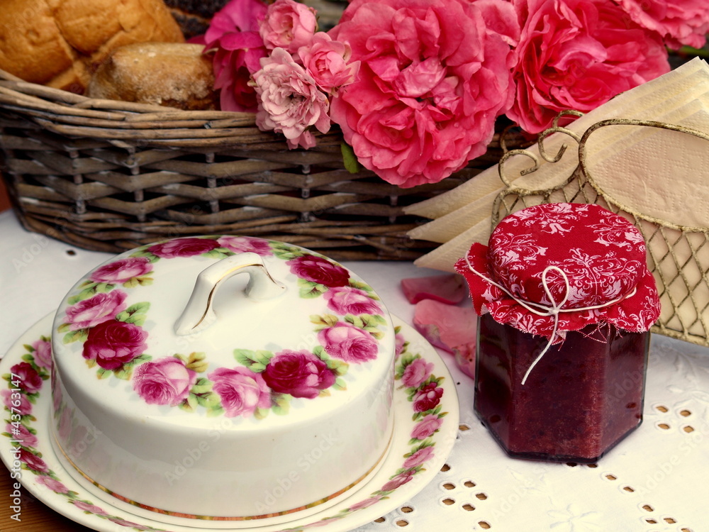 Frühstück mit Rosen Frühstück mit Rosen