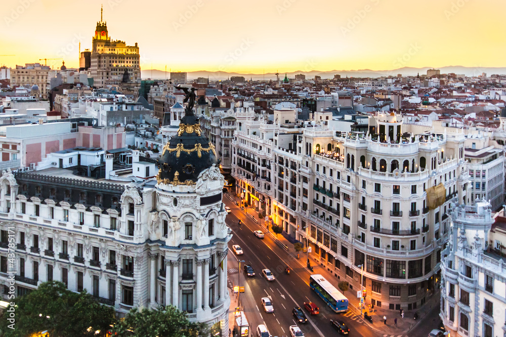 Obraz premium Panoramiczny widok Gran Via, Madryt, Hiszpania.