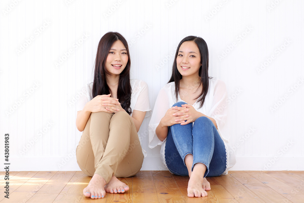 女性二人 女性二人