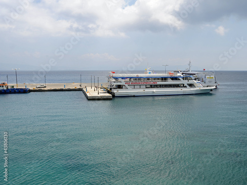 Le terminal des ferries à Kos © arvernho