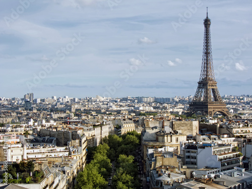 Cityscape of Paris © laraslk