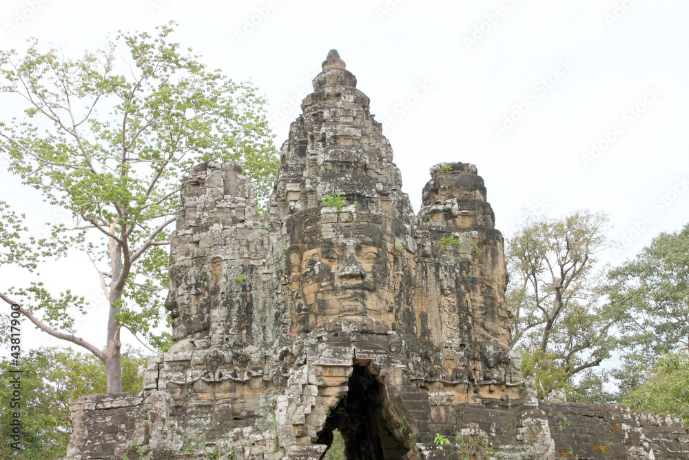 God statue at entrance of Angkor Thom
