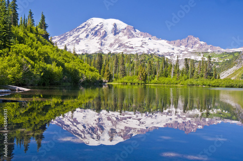 The Beautful Reflection of Mt Rainier from the Bench Lake