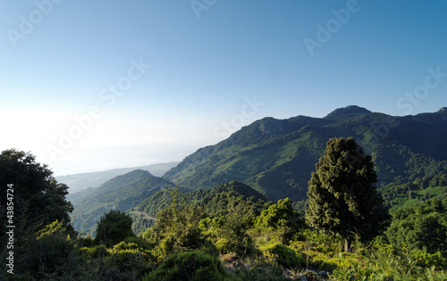 Corse, littoral et montagne de costa verde