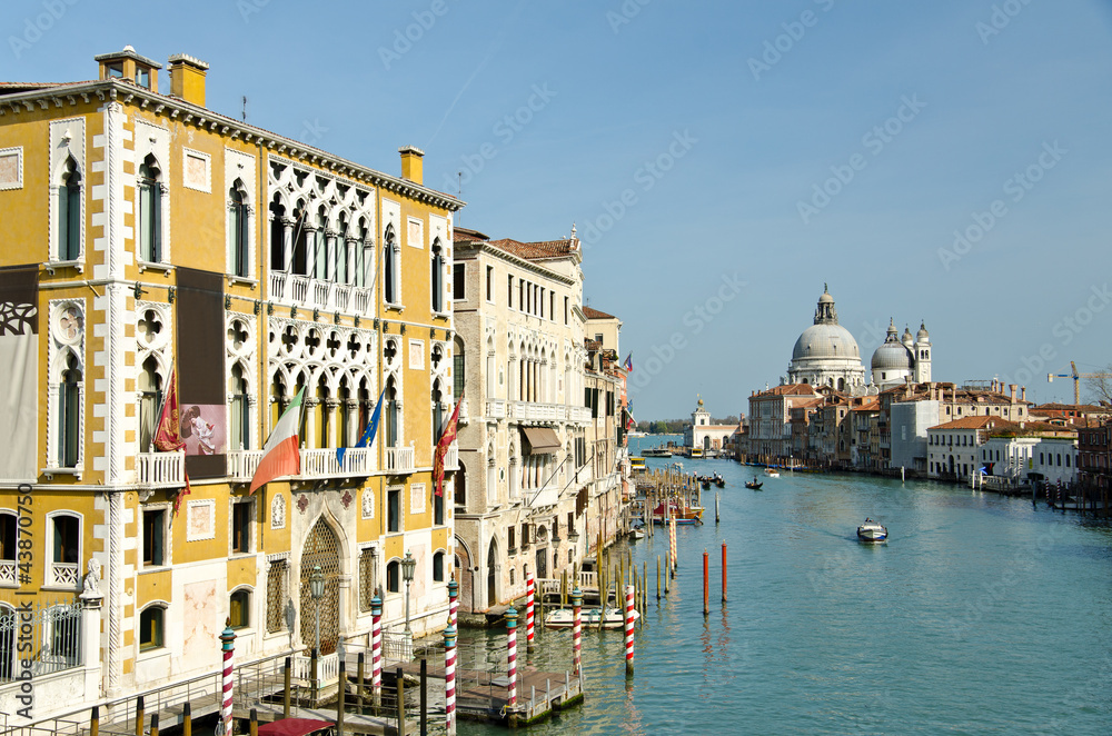 Naklejka premium Grand Canal and Basilica Santa Maria della Salute