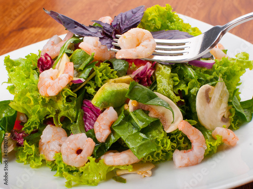 Fresh salad with shrimp