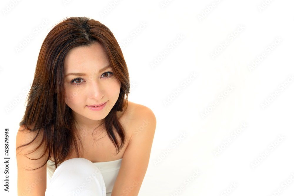 にっこり微笑む美しい女性