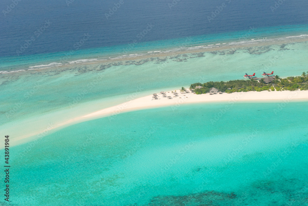 Luftbild einer Insel der Malediven