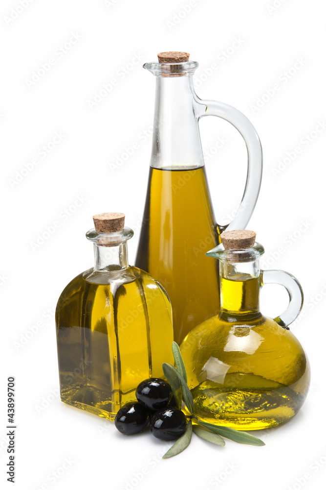 Aceiteras tradicionales con aceite de oliva virgen extra.