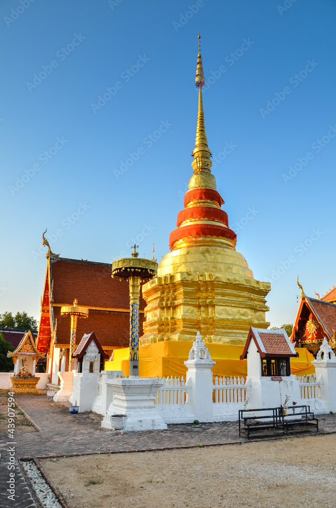 Fototapeta premium Wat Thai (thai temple) in Lampang Thailand