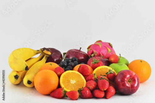 Fototapeta Naklejka Na Ścianę i Meble -  Various fruits isolated on white background