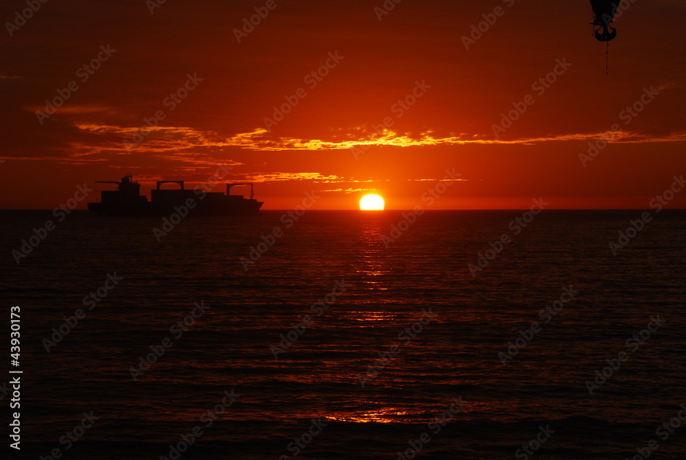 Naklejka premium Sunset at Viña del Mar Beach