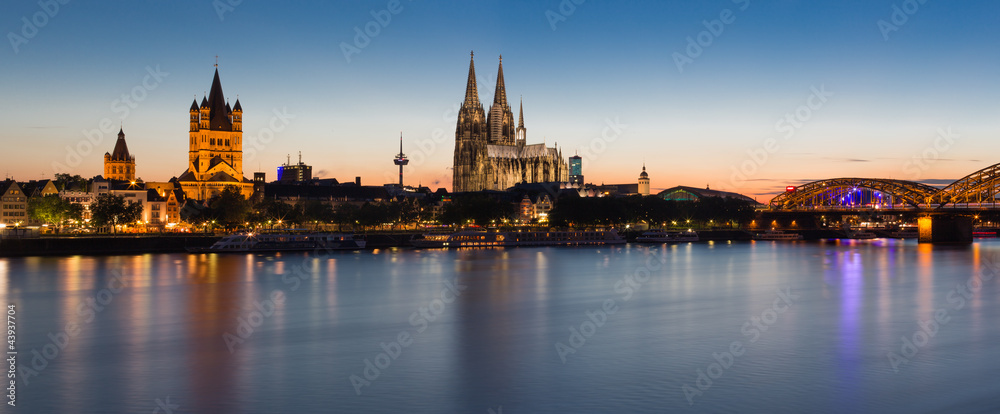 Fototapeta premium Cologne Skyline