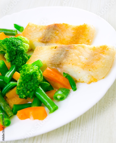 fried fish with vegetables
