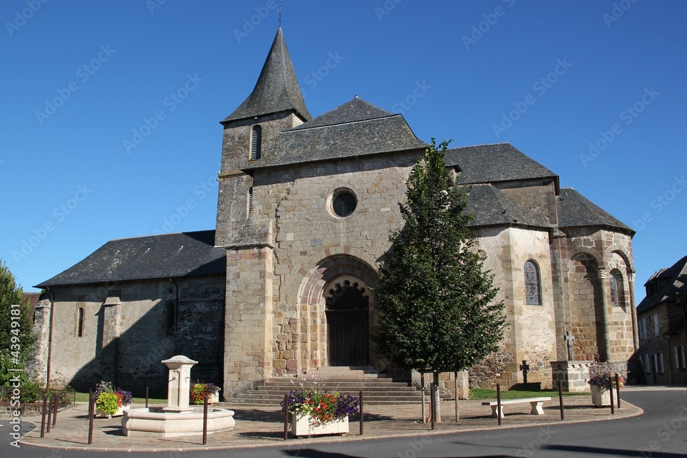 Fototapeta premium église de Lubersac (Corrèze)