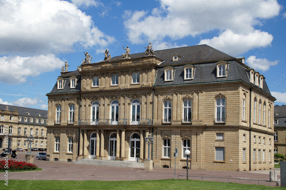 Fototapeta premium Neues Schloss Stuttgart - Seitenfluegel