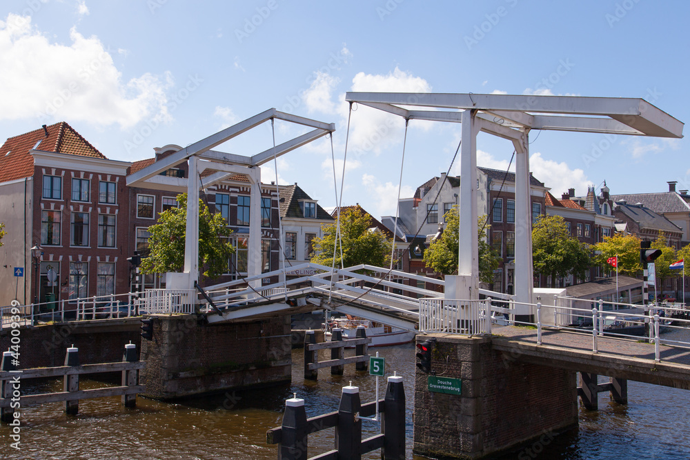 Eine alte Klappbrücke in Haarlem