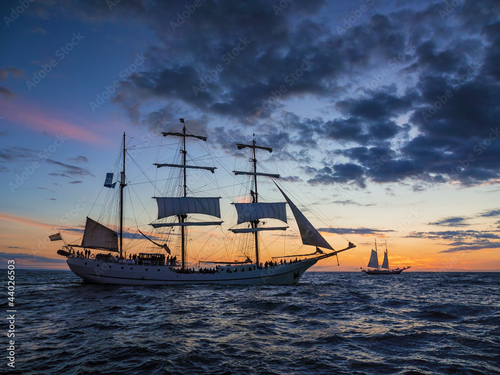 Segelschiffe auf der Ostsee zur Hanse Sail 2012.