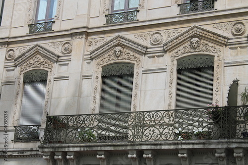 Wallpaper Mural Hauts reliefs sur façade d'immeuble Torontodigital.ca