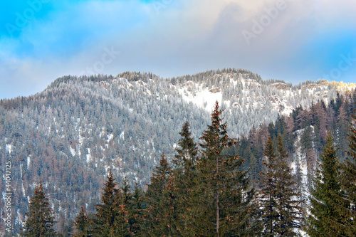 mountain ridge © Pavlo Klymenko