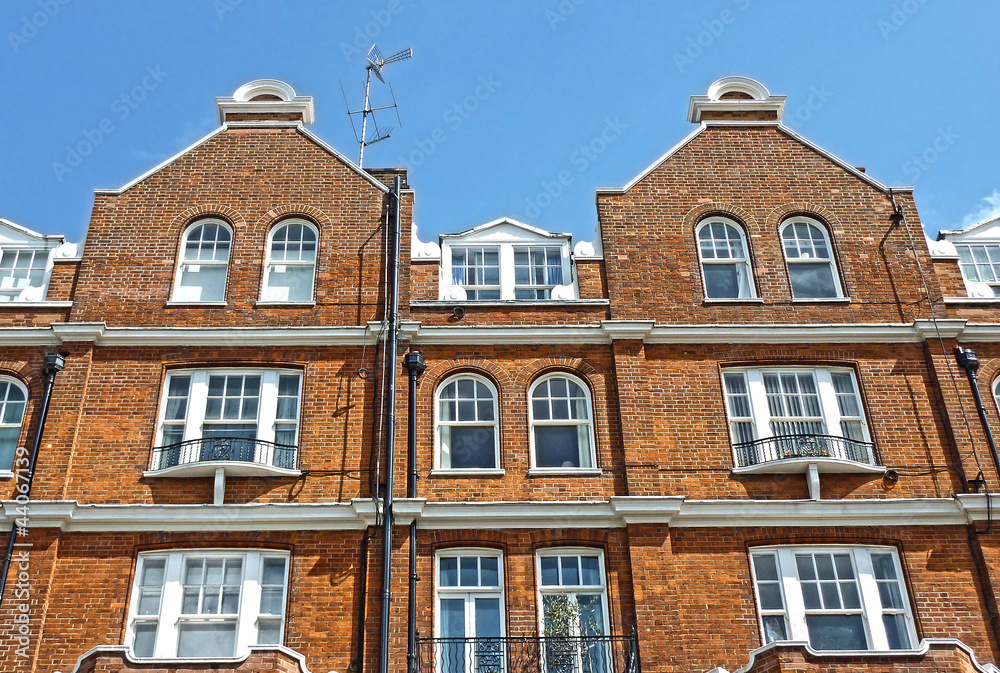 Fototapeta premium Typical building in London