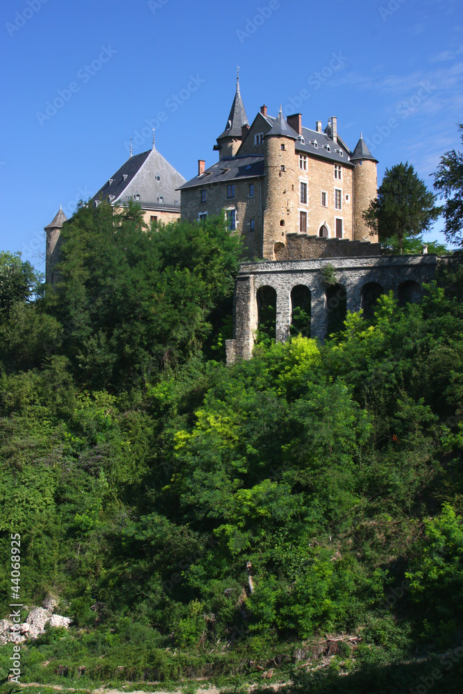 Chateau d'Uriage en surplomb