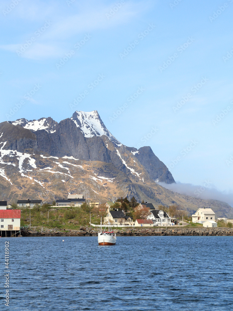 Lovely Reinefjord