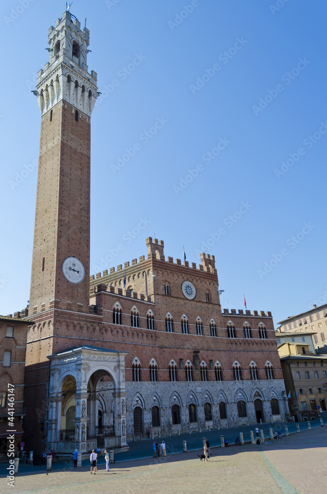 Torre del Mangia in Piazza del Campo in Siena